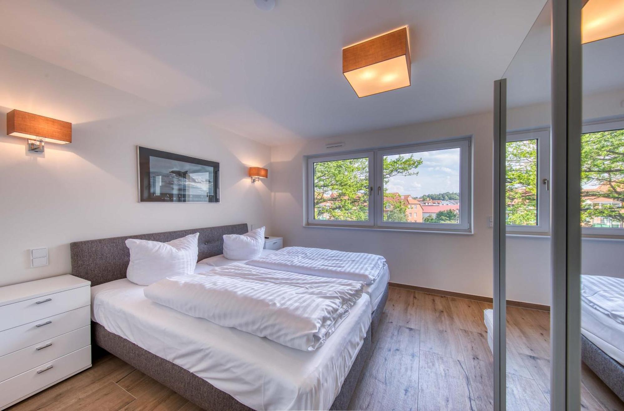 Mueritz Utkiek - Apartment Mit Seeblick & Balkon In Der Hafenresidenz Waren  Buitenkant foto